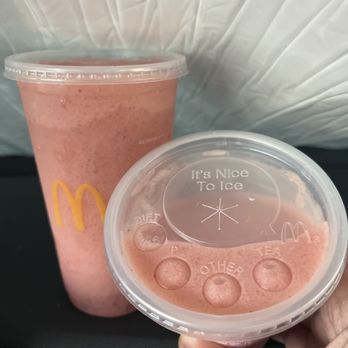 McDonald's - Strawberry Banana Smoothie - Fast Food Near Me - Saratoga, California McDonald's - Strawberry Banana Smoothie - Fast Food Near Me - Saratoga, California