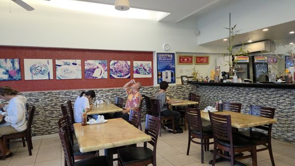 Saigon's Restaurant by null