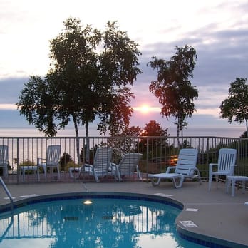 Bay Point Inn - Bed & Breakfast Near Me - Egg Harbor, Wisconsin Bay Point Inn - Bed & Breakfast Near Me - Egg Harbor, Wisconsin