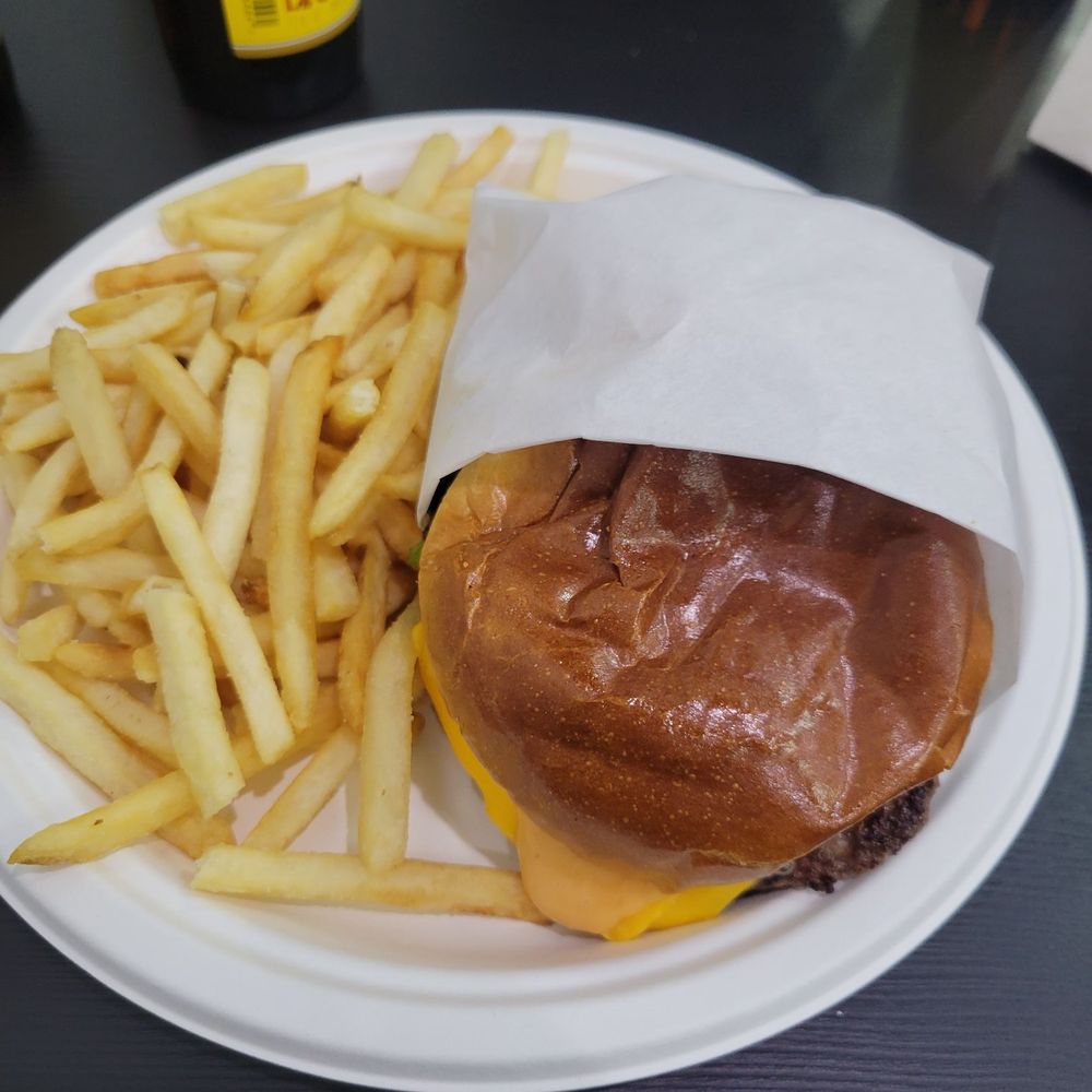 818 Chicken - Smash burger - Chicken Shop Near Me - Glendale, California 818 Chicken - Smash burger - Chicken Shop Near Me - Glendale, California
