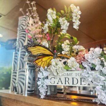 Rekindle Coffee - Spring vibes in the Summer | IG @moniquedao - Coffee & Tea Near Me - Orange, California Rekindle Coffee - Spring vibes in the Summer | IG @moniquedao - Coffee & Tea Near Me - Orange, California