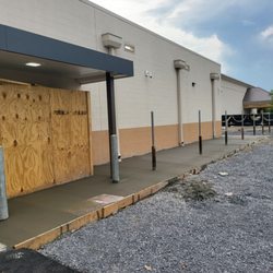 Bullfrog Contracting - Walmart sidewalk