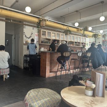 Fontainhas - Indoor seating area - Coffee & Tea Near Me - Brooklyn, New York