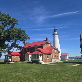 Fort Gratiot Lighthouse - Fort Gratiot lighthouse - Landmarks & Historical Buildings Near Me - Port Huron, Michigan Fort Gratiot Lighthouse - Fort Gratiot lighthouse - Landmarks & Historical Buildings Near Me - Port Huron, Michigan