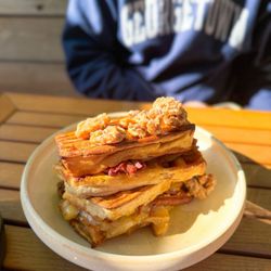 Maude - Waffles with ham (savory and sweet)