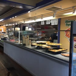 Goldberg's Pizza and Bagels - Open kitchen- great food you can watch being prepared