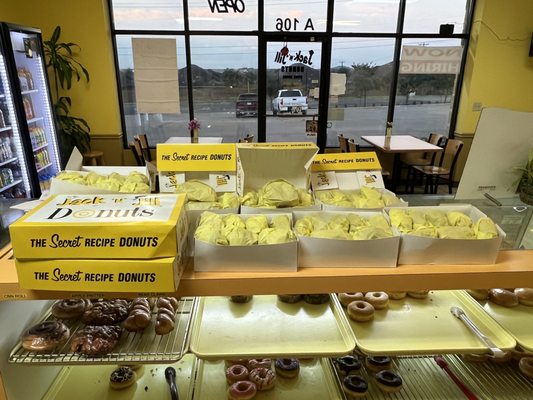 JACK N JILL DONUTS - Updated September 2024 - 66 Photos & 57 Reviews
