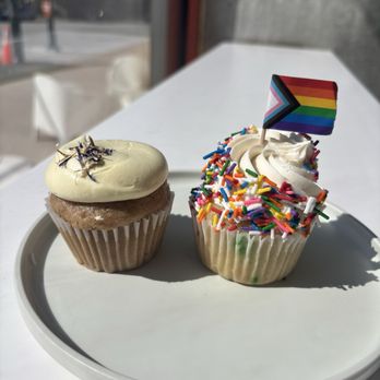 To Live For Bakery - Vegan cupcakes - Bakeries Near Me - Vancouver, British Columbia