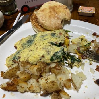 Mike’s Breakfast and Lunch - Cafes Near Me - Lakeport, California