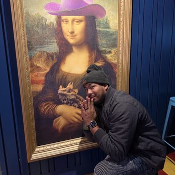 Wonder bar - Fort Worth - Mona Lisa's smile holds a surprise! - Bars Near Me - Fort Worth, Texas
