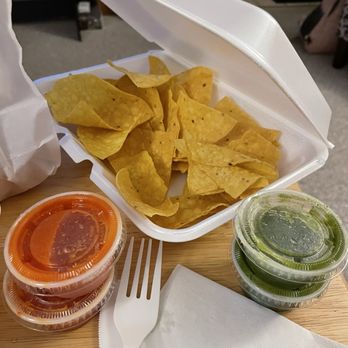 Los Mariachis - Chips and salsa - Mexican Near Me - Wallingford, Connecticut Los Mariachis - Chips and salsa - Mexican Near Me - Wallingford, Connecticut