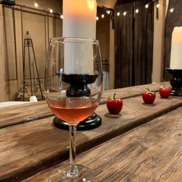 Unfiltered wine with GOT feel table.