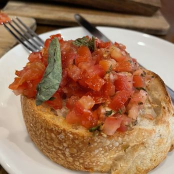 Pomo - Phoenix - Bruschetta classica - Pizza Near Me - Phoenix, Arizona Pomo - Phoenix - Bruschetta classica - Pizza Near Me - Phoenix, Arizona