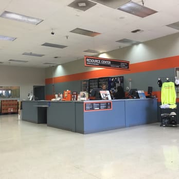 Dunn-Edwards Paints - Clean store and good staff - Hardware Stores Near Me - Phoenix, Arizona