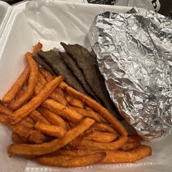 9er's Grill - Gyro dinner
