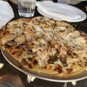 Main Street Pizza - a whole pizza on a plate - Pizza Near Me - Colfax, California
