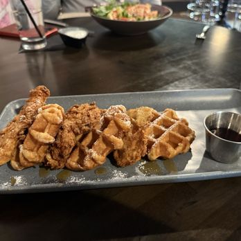 Incline on 9th - Best chicken and waffles in KC!! - Cocktail Bars Near Me - Kansas City, Missouri
