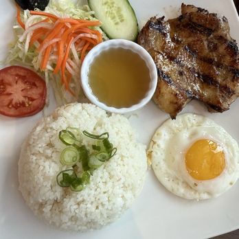 Pho In Love - Grilled chicken, fried egg rice - Vietnamese Near Me - Richmond Hill, Ontario