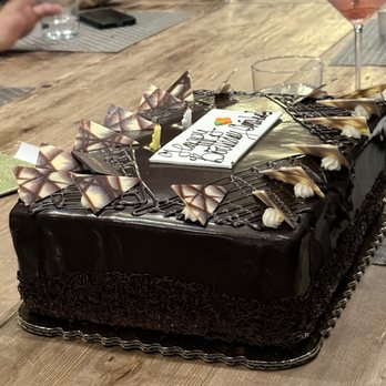 Ettore's Bakery & Cafe - Bakeries Near Me - Sacramento, California