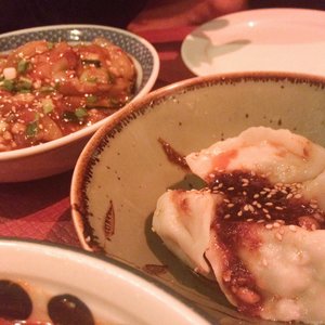 Photo de Deux Fois Plus de Piment - Paris, France. Raviolis et aubergines