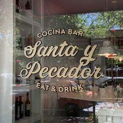 Santa y Pecador - Front window