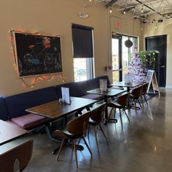 World's Best Java & Pies - Inside
