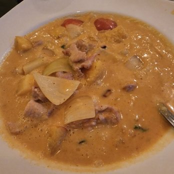 Red Lantern Asian Fusion - Pineapple curry (sauce is nice, everything else needs some love) - Asian Fusion Near Me - Yelm, Washington