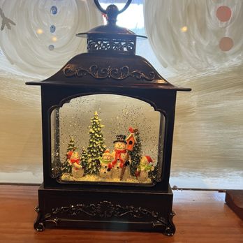 Blue Mountain Pizza - Christmas decorations - Italian Near Me - Weaverville, North Carolina Blue Mountain Pizza - Christmas decorations - Italian Near Me - Weaverville, North Carolina