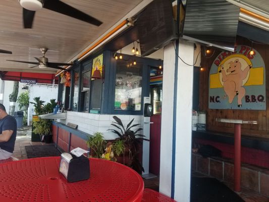 Dixie Pig Bar-B-Q by null