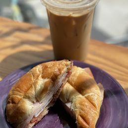 Iced Toffee Cream latte & Det Bästa sandwich Iced Toffee Cream latte & Det Bästa sandwich