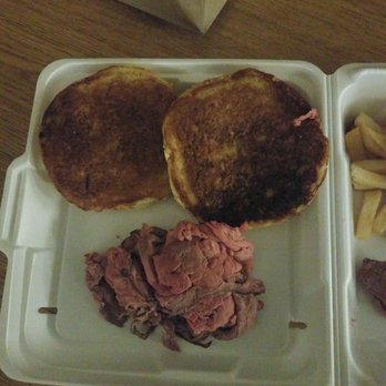 Kelly's Roast Beef - Roast beef sandwich burnt bun - Sandwiches Near Me - Medford, Massachusetts Kelly's Roast Beef - Roast beef sandwich burnt bun - Sandwiches Near Me - Medford, Massachusetts
