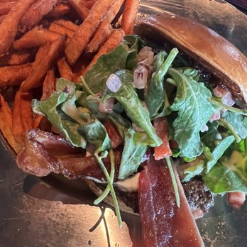 Eureka - Fresno Fig Burger - American Near Me - Santa Clara, California