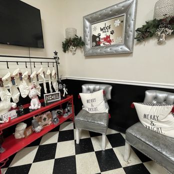 Every Doggie Has Its Daycare - Pet Boarding Near Me - Peoria, Arizona