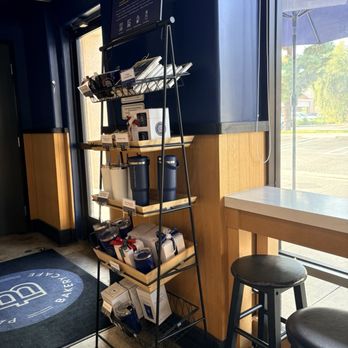 Paris Baguette - Merch - Bakeries Near Me - Brea, California Paris Baguette - Merch - Bakeries Near Me - Brea, California
