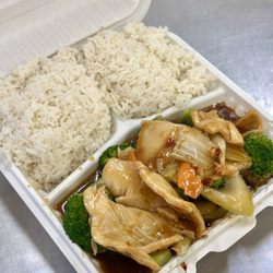 Hop Sing - C18.Chicken with garlic sauce