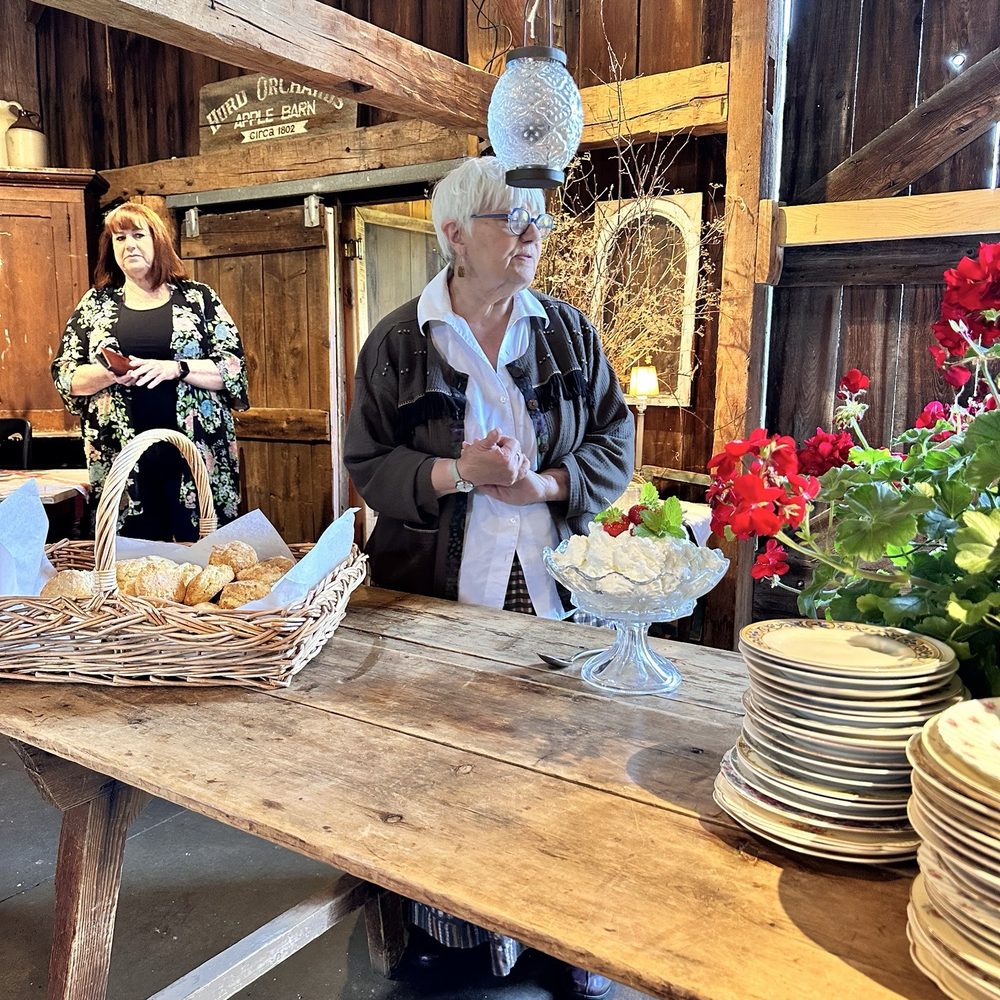 Hurd Orchards - Servers ready to assist - Fruits & Veggies Near Me - Holley, New York Hurd Orchards - Servers ready to assist - Fruits & Veggies Near Me - Holley, New York
