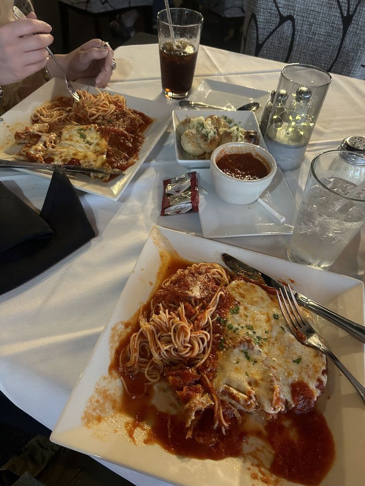 BOOTY’S PLACE Updated November 2024 19 Photos & 56 Reviews 1087 N