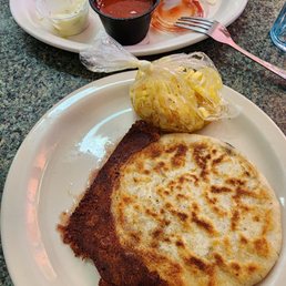 Pupusas with burnt beans Pupusas with burnt beans