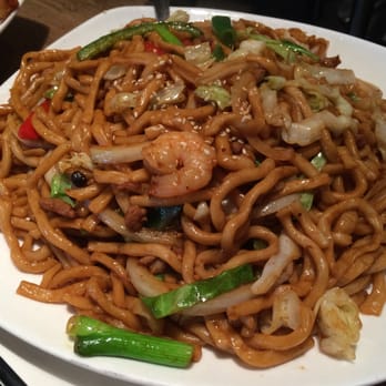 Congee Queen - Fried Thick Noodles with Shrimp & Shredded Pork in Shanghai Style - not for me! - Chinese Near Me - Toronto, Ontario Congee Queen - Fried Thick Noodles with Shrimp & Shredded Pork in Shanghai Style - not for me! - Chinese Near Me - Toronto, Ontario