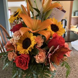 Plants 'N Things - Beautiful fall floral arrangement!