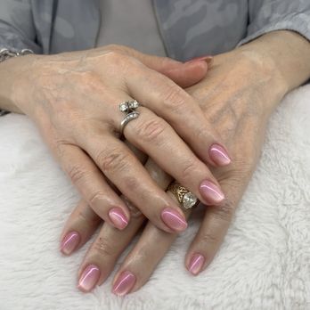 Tips Tailored Nails - Cat Eye Manicure - Nail Salons Near Me - Northbrook, Illinois