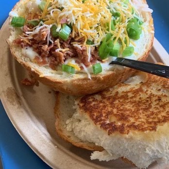 Splash Cafe - Bread Bowl of Clam Chowder - American Near Me - Pismo Beach, California Splash Cafe - Bread Bowl of Clam Chowder - American Near Me - Pismo Beach, California