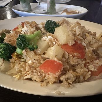 Sonora Thai Cuisine - Fried Rice with Chicken and Pineapple - Thai Near Me - Sonora, California Sonora Thai Cuisine - Fried Rice with Chicken and Pineapple - Thai Near Me - Sonora, California