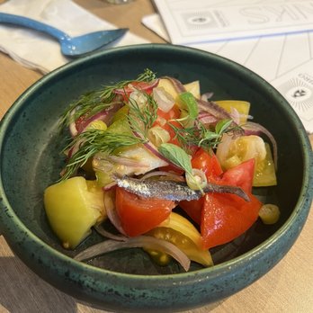 Suspiro - Ensalada de tomates - Spanish Near Me - San Jose, California