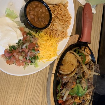 Mama Tigre - Fajitas - Mexican Near Me - Oakton, Virginia Mama Tigre - Fajitas - Mexican Near Me - Oakton, Virginia