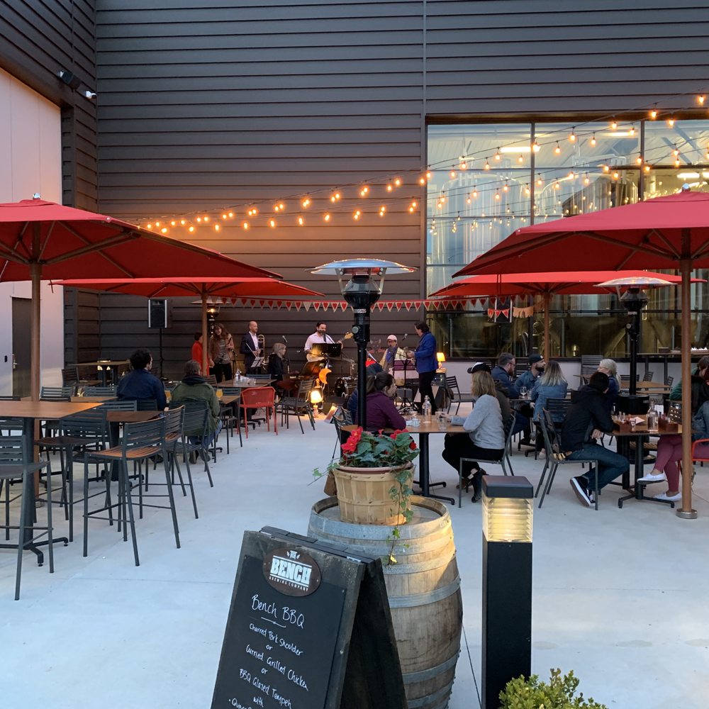 Bench Brewing - Patio with Rock’n Entertainment - Brewpubs Near Me - Lincoln, Ontario Bench Brewing - Patio with Rock’n Entertainment - Brewpubs Near Me - Lincoln, Ontario