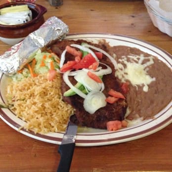 Mexico Lindo - $14.50 platillo de milanesa. I think it would've been better if the tomatoes and onions were grilled. - Mexican Near Me - San Jose, California