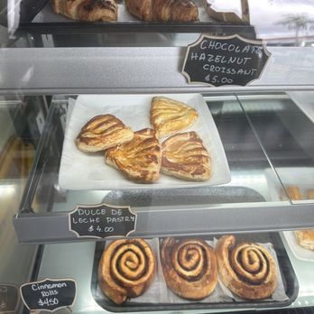 Maggie's Favorite - Dessert case - Patisserie/Cake Shop Near Me - Oakland Park, Florida Maggie's Favorite - Dessert case - Patisserie/Cake Shop Near Me - Oakland Park, Florida