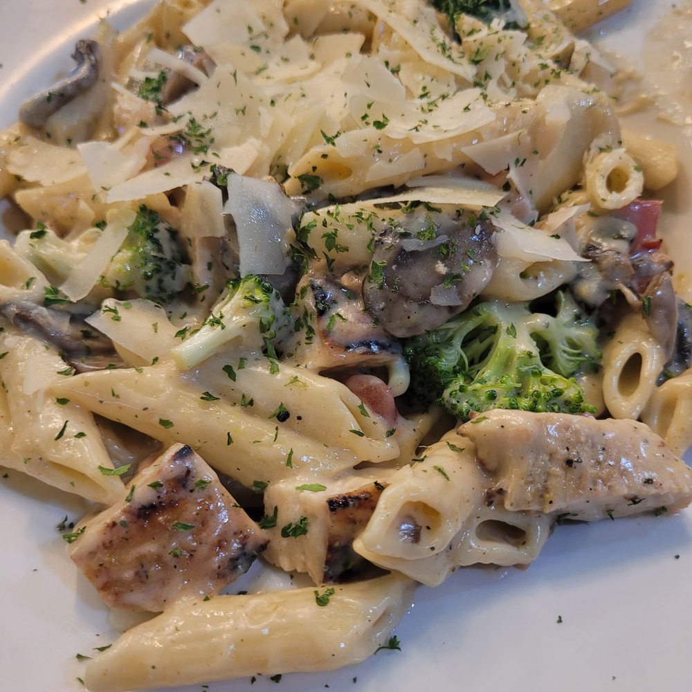 Corona Beach House - Veggie Pasta + Chicken - American Near Me - Miami, Florida Corona Beach House - Veggie Pasta + Chicken - American Near Me - Miami, Florida