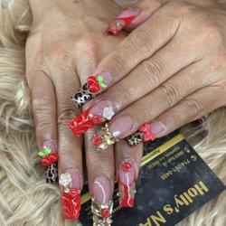 Holly’s Nails